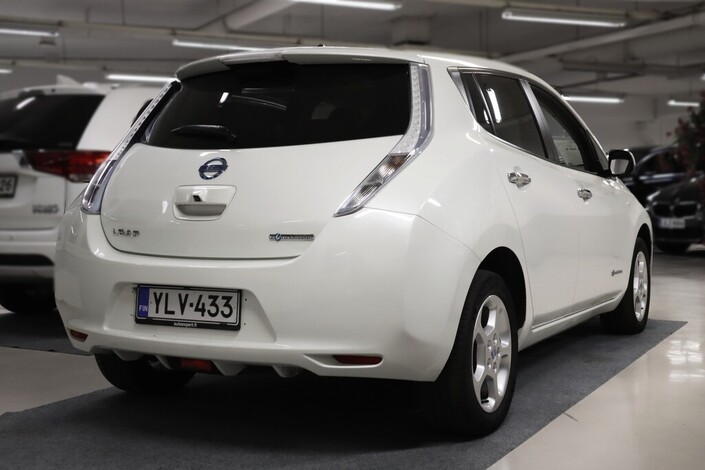 Nissan Leaf sähköauto + spoileri aurinkopaneelilla, vm. 2013, 117 tkm (3 / 7)