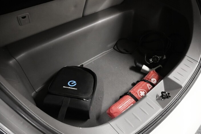 Nissan Leaf shkauto + spoileri aurinkopaneelilla, vm. 2013, 117 tkm (7 / 7)