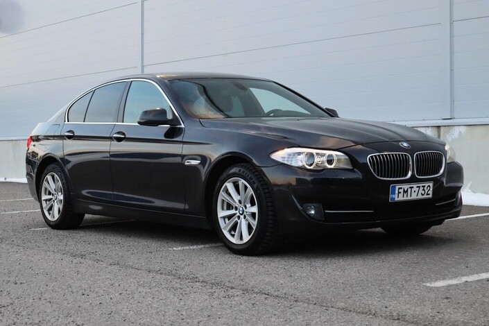 BMW 520 A F10 Sedan Business, vm. 2011, 261 tkm (3 / 18)