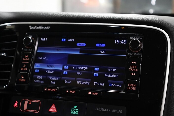 Mitsubishi Outlander PHEV Instyle Navi Business 4WD 5P, vm. 2017, 162 tkm (15 / 23)