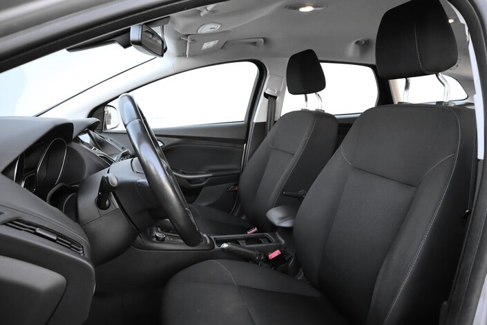 Ford Focus 1,0 EcoBoost 125 hv Start/Stop M6 Edition Wagon, vm. 2017, 124 tkm (13 / 15)