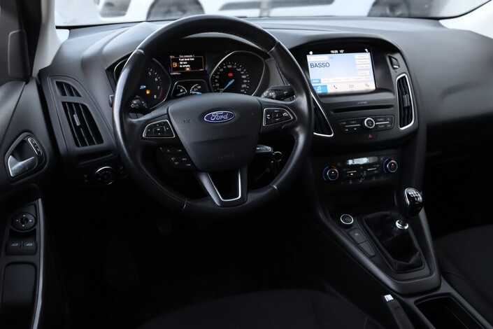Ford Focus 1,0 EcoBoost 125 hv Start/Stop M6 Edition Wagon, vm. 2017, 124 tkm (8 / 15)