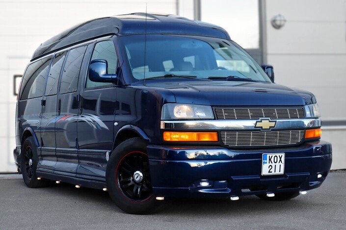 Chevrolet Chevy Van Explorer  Luxus Bussi  5.3 V8 Automaatti 6Hl, vm. 2004, 132 tkm (2 / 16)