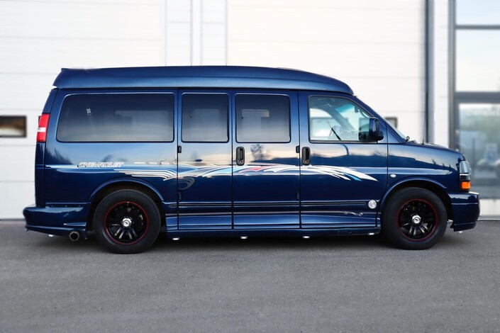 Chevrolet Chevy Van Explorer  Luxus Bussi  5.3 V8 Automaatti 6Hl, vm. 2004, 132 tkm (4 / 16)