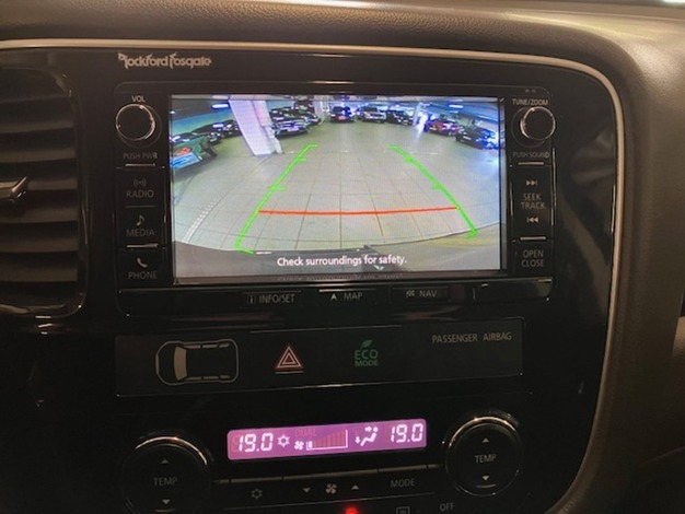 Mitsubishi Outlander PHEV EXE Navi 4WD 5P, vm. 2016, 131 tkm (6 / 13)
