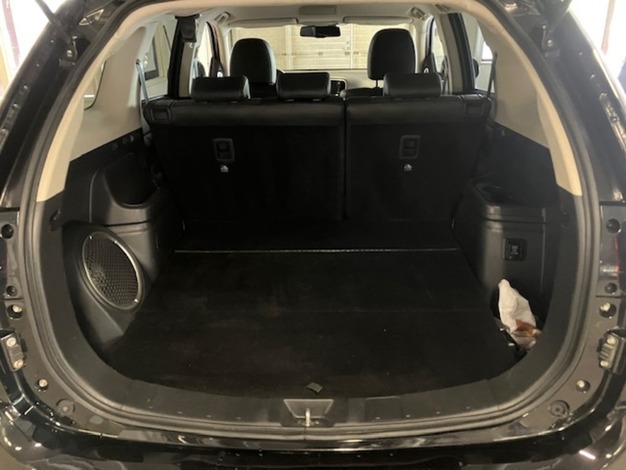 Mitsubishi Outlander PHEV EXE Navi 4WD 5P, vm. 2016, 131 tkm (9 / 13)