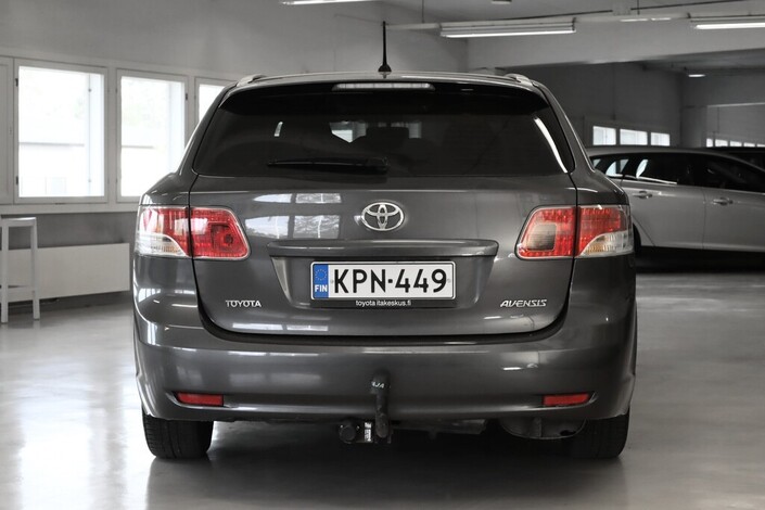 Toyota Avensis 1,6 Valvematic Terra Edition Wagon, vm. 2011, 212 tkm (4 / 8)