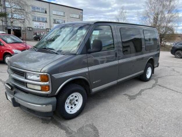 Chevrolet Express 4.3 7hlo Express 4300cm3 A 7hl, B-kortti., vm. 2000, 153 tkm (1 / 9)