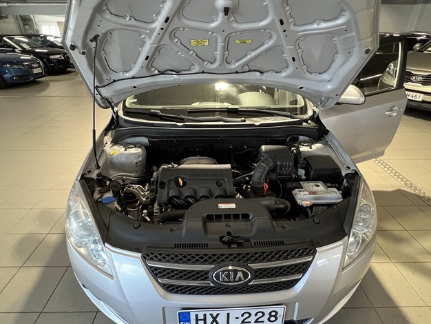 Kia cee'd 1,6 EX HB 5D A/T, vm. 2009, 133 tkm (10 / 12)