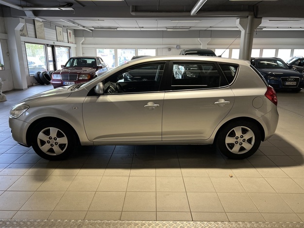 Kia cee'd 1,6 EX HB 5D A/T, vm. 2009, 133 tkm (6 / 12)