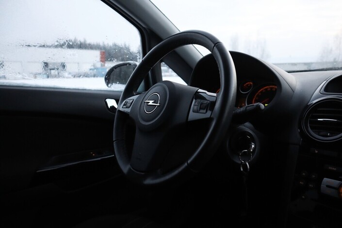 Opel Corsa 5-ov  1,3 CDTI, vm. 2011, 125 tkm (9 / 23)