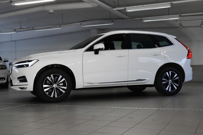 Volvo XC60 B4 AWD D-MHEV Business Inscription aut, vm. 2021, 139 tkm (4 / 25)