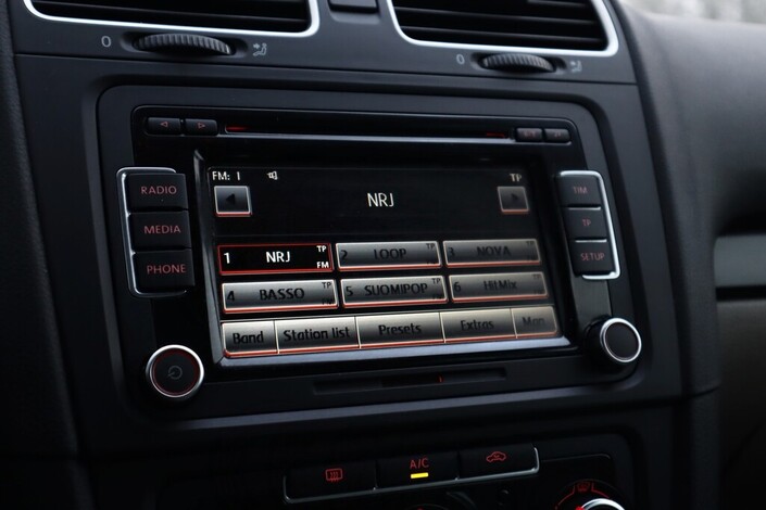 Volkswagen Golf Comfort Plus 1,4 TSI 90 kW (122 hv) DSG-automaatti 4-ovinen, vm. 2013, 119 tkm (12 / 15)