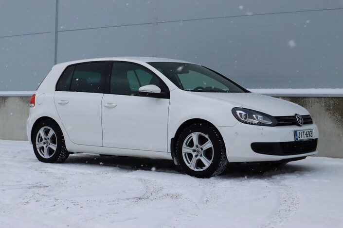 Volkswagen Golf Comfort Plus 1,4 TSI 90 kW (122 hv) DSG-automaatti 4-ovinen, vm. 2013, 119 tkm (3 / 15)