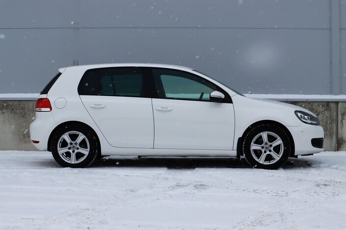 Volkswagen Golf Comfort Plus 1,4 TSI 90 kW (122 hv) DSG-automaatti 4-ovinen, vm. 2013, 119 tkm (4 / 15)