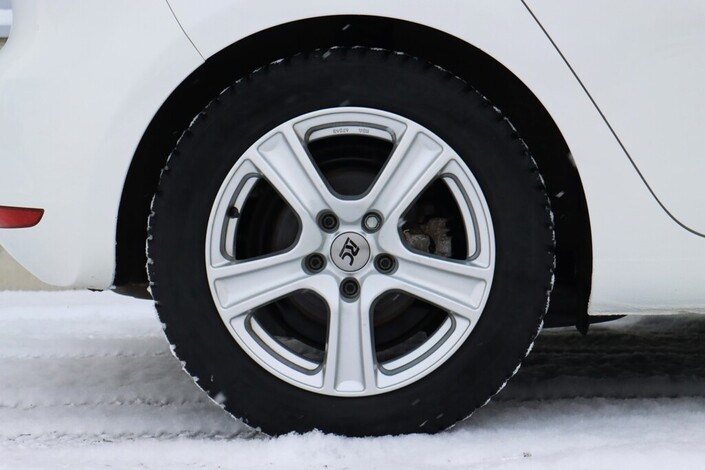 Volkswagen Golf Comfort Plus 1,4 TSI 90 kW (122 hv) DSG-automaatti 4-ovinen, vm. 2013, 119 tkm (7 / 15)