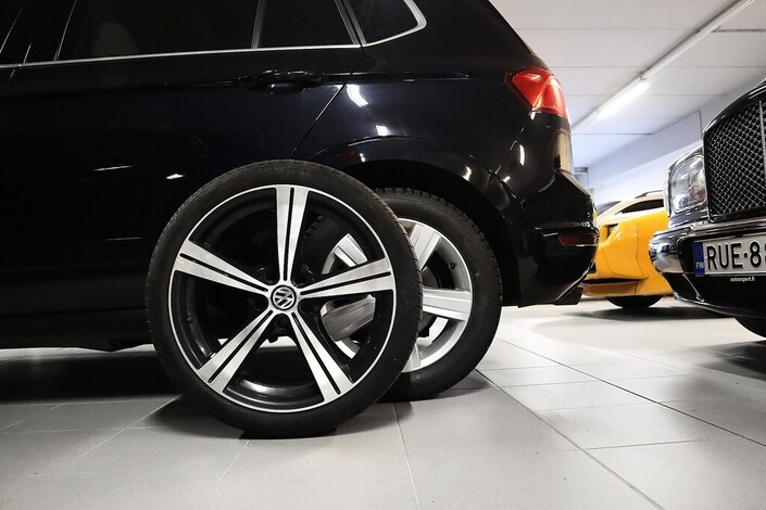 Volkswagen Golf Sportsvan Highline 1,6 TDI 81 kW (110 hv) DSG-automaatti, vm. 2016, 139 tkm (6 / 15)