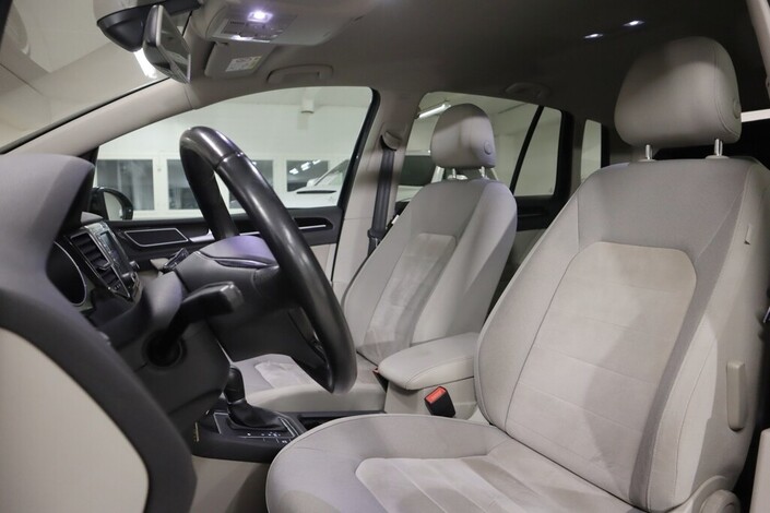 Volkswagen Golf Sportsvan Highline 1,6 TDI 81 kW (110 hv) DSG-automaatti, vm. 2016, 139 tkm (9 / 15)