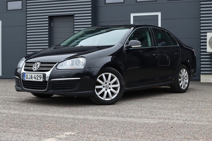 Volkswagen Jetta Comfortline JUBILEUM 1,6 TDI 77 kW (105 hv), vm. 2010, 302 tkm (1 / 16)