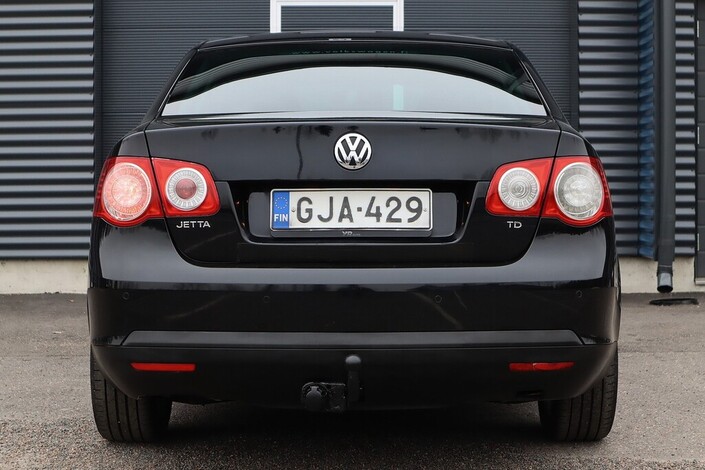 Volkswagen Jetta Comfortline JUBILEUM 1,6 TDI 77 kW (105 hv), vm. 2010, 302 tkm (6 / 16)