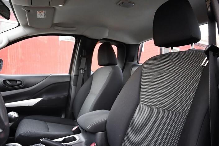 Nissan Navara King Cab 2,3 dCi 160hp MT Visia, vm. 2016, 230 tkm (10 / 11)