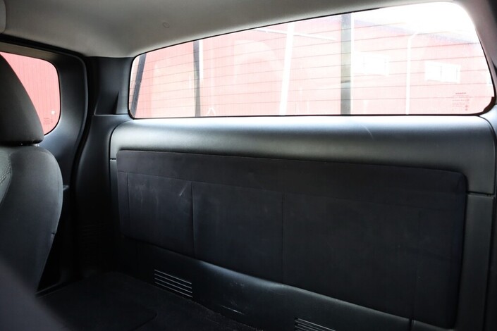 Nissan Navara King Cab 2,3 dCi 160hp MT Visia, vm. 2016, 230 tkm (11 / 11)