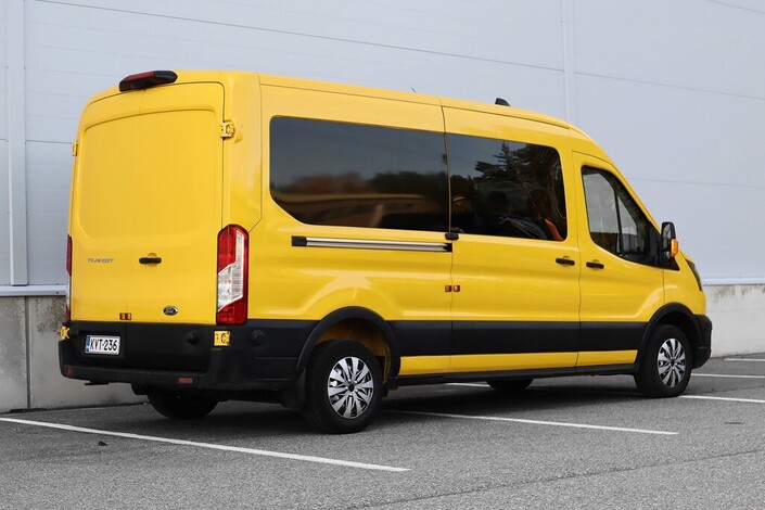 Ford Transit 2,0 TDCi  M6 Etuveto  L2H2 Retkeilyauto 3+3, vm. 2023, 83 tkm (5 / 22)