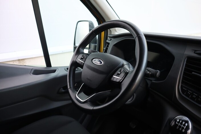 Ford Transit 2,0 TDCi  M6 Etuveto  L2H2 Retkeilyauto 3+3, vm. 2023, 83 tkm (8 / 22)