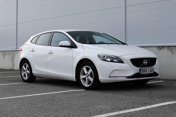 Volvo V40 D2 Kinetic aut, vm. 2014, 341 tkm (2 / 15)