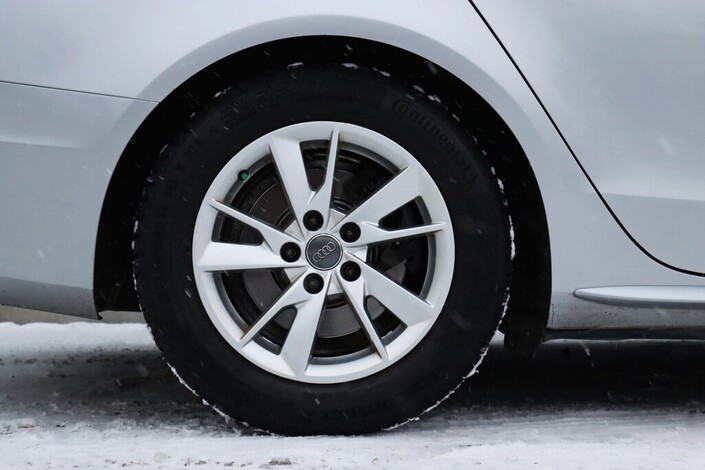 Audi A4 Sedan Business Sport S-Line 1,8 TFSI 125 kW multitronic, vm. 2015, 154 tkm (10 / 24)