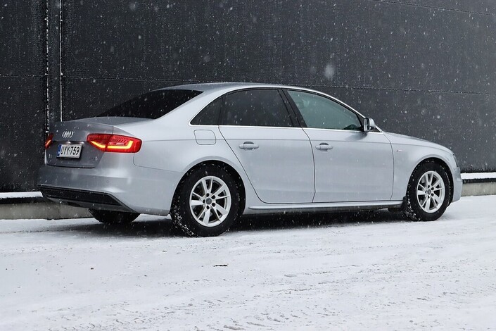 Audi A4 Sedan Business Sport S-Line 1,8 TFSI 125 kW multitronic, vm. 2015, 154 tkm (5 / 24)