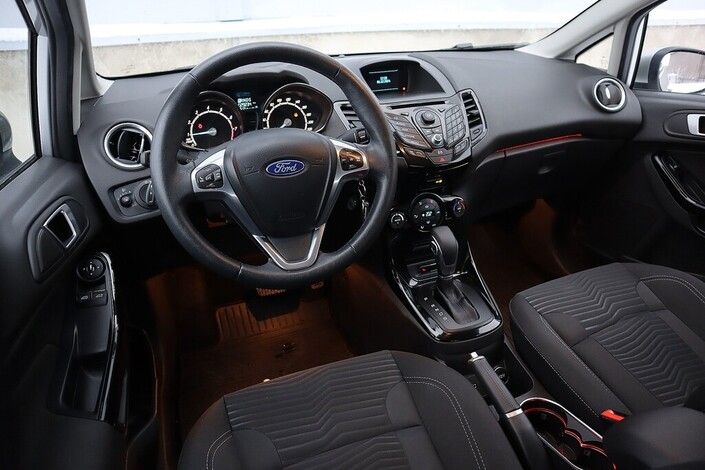 Ford Fiesta 1,0 EcoBoost 100hv PowerShift Titanium A6 5-ovinen, vm. 2014, 31 tkm (7 / 20)