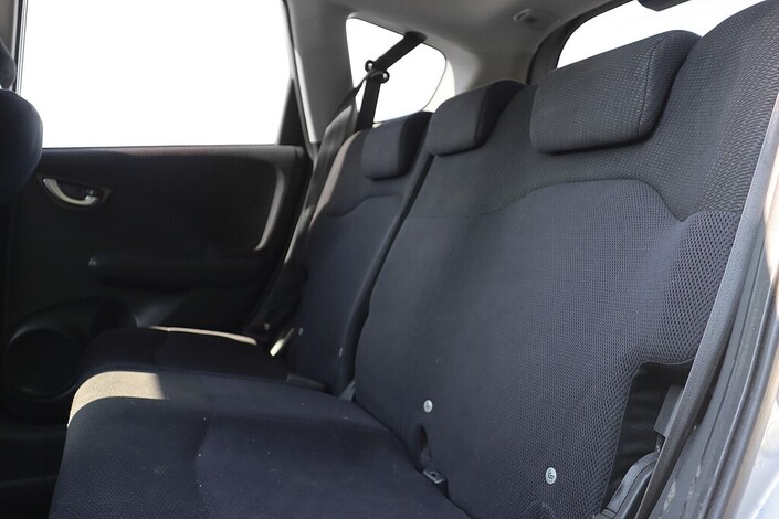 Honda Jazz 5D Hybrid Comfort, vm. 2015, 118 tkm (14 / 20)