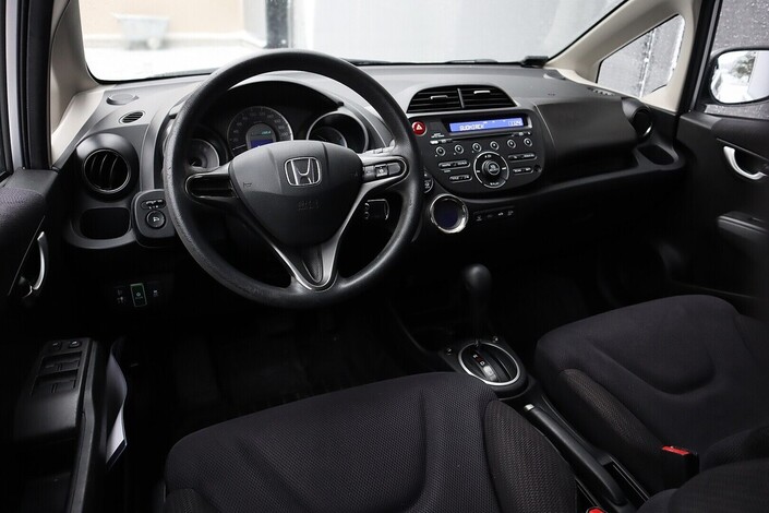 Honda Jazz 5D Hybrid Comfort, vm. 2015, 118 tkm (8 / 20)