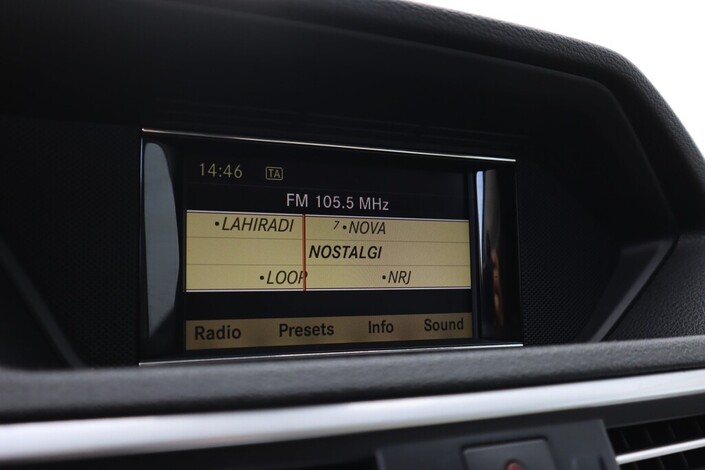 Mercedes-Benz E 220 CDI BE T A Premium Business, vm. 2011, 441 tkm (14 / 24)
