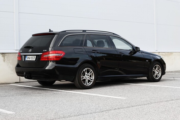 Mercedes-Benz E 220 CDI BE T A Premium Business, vm. 2011, 441 tkm (4 / 24)