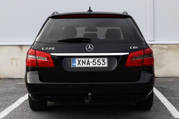 Mercedes-Benz E 220 CDI BE T A Premium Business, vm. 2011, 441 tkm (5 / 24)