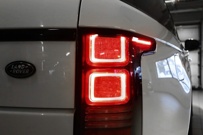 Land Rover Range Rover TDV6 Vogue, vm. 2013, 202 tkm (12 / 29)