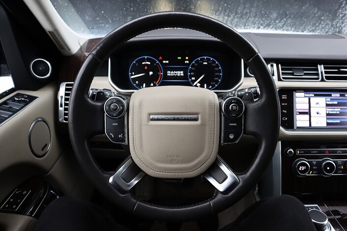Land Rover Range Rover TDV6 Vogue, vm. 2013, 202 tkm (17 / 29)