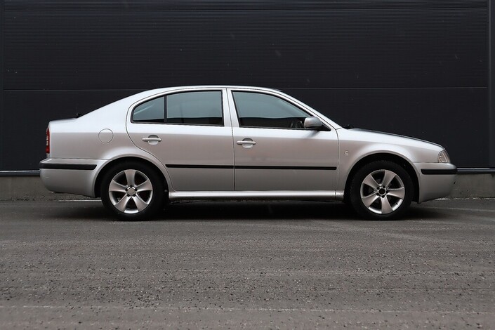 Skoda Octavia OCTAVIA Sedan (AA) 4ov 1390cm3, vm. 2007, 163 tkm (5 / 24)