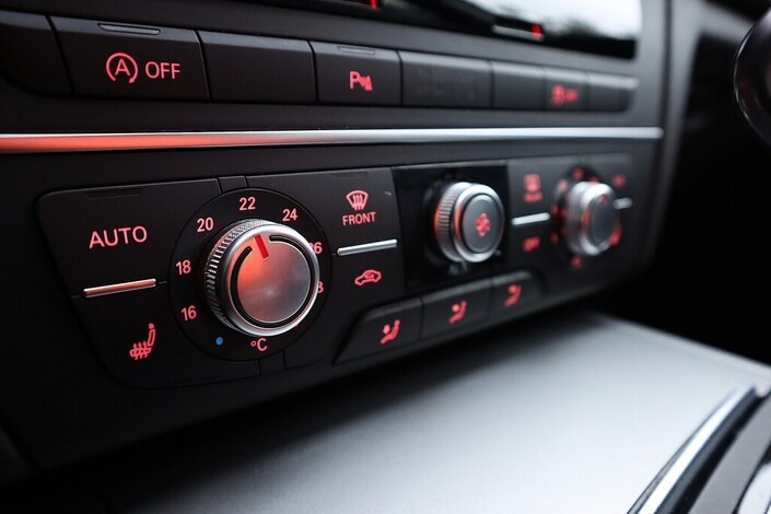 Audi A6 Avant Business Plus Edition 2,0 TDI 130 kW multitronic Start-Stop, vm. 2014, 457 tkm (24 / 38)