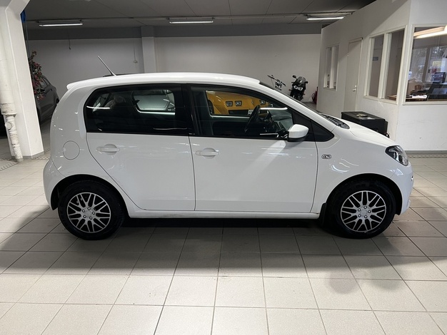 Volkswagen up! move up! 1,0 55 kW (75 hv) automatisoitu vaihteisto ASG 4-ovinen, vm. 2014, 136 tkm (3 / 20)