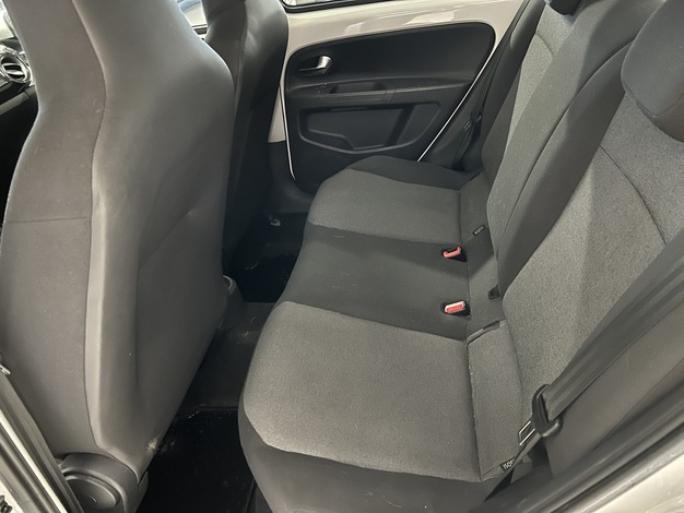 Volkswagen up! move up! 1,0 55 kW (75 hv) automatisoitu vaihteisto ASG 4-ovinen, vm. 2014, 136 tkm (8 / 20)