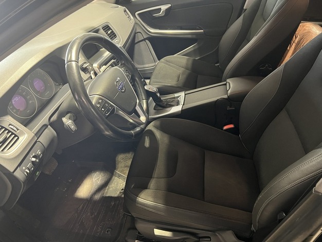 Volvo S60 D2 Momentum Business aut, vm. 2013, 417 tkm (6 / 12)