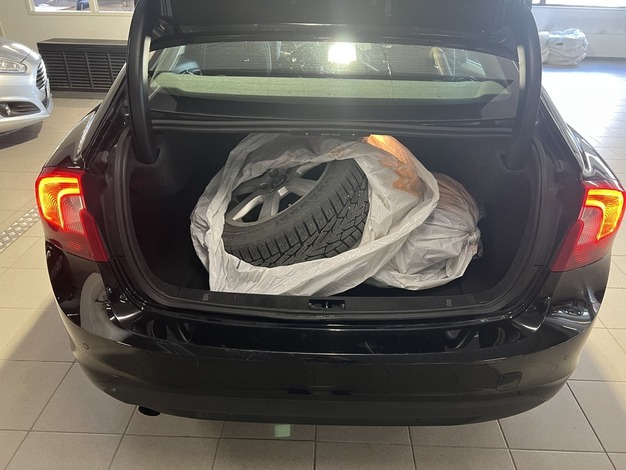 Volvo S60 D2 Momentum Business aut, vm. 2013, 417 tkm (7 / 12)