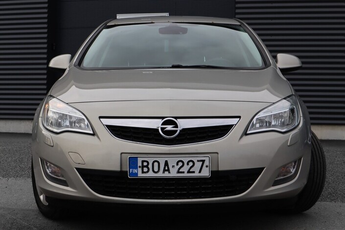 Opel Astra 5-ov Enjoy 1,4 Turbo Ecotec 103kW MT6, vm. 2010, 170 tkm (2 / 24)