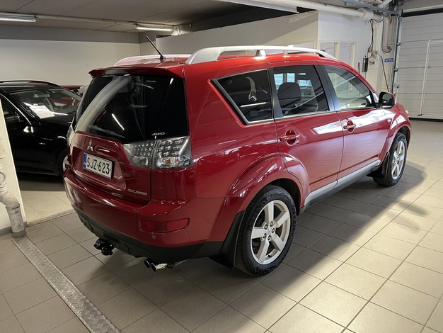Mitsubishi Outlander 2,0 DID Intense+ Limited Business, vm. 2009, 351 tkm (4 / 18)