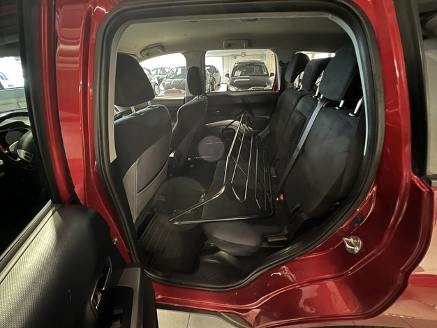 Mitsubishi Outlander 2,0 DID Intense+ Limited Business, vm. 2009, 351 tkm (7 / 18)