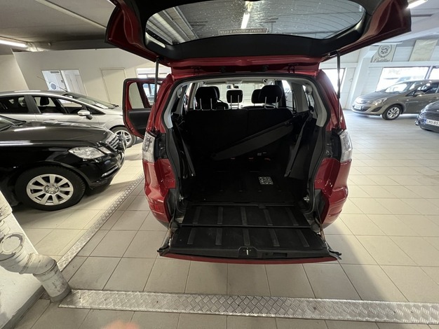 Mitsubishi Outlander 2,0 DID Intense+ Limited Business, vm. 2009, 351 tkm (8 / 18)