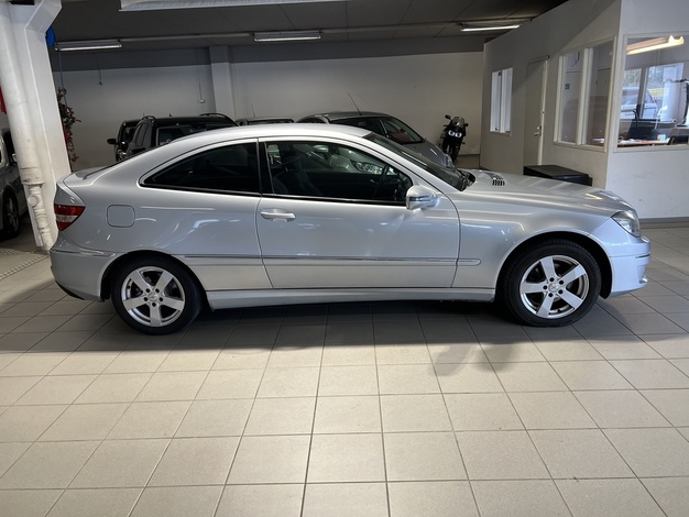 Mercedes-Benz CLC 200 CDI Sportcoup, vm. 2009, 326 tkm (3 / 9)
